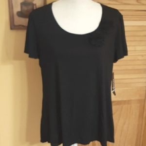 Black SS Top with 2 Fabric Flowers XL 16-18 NWT